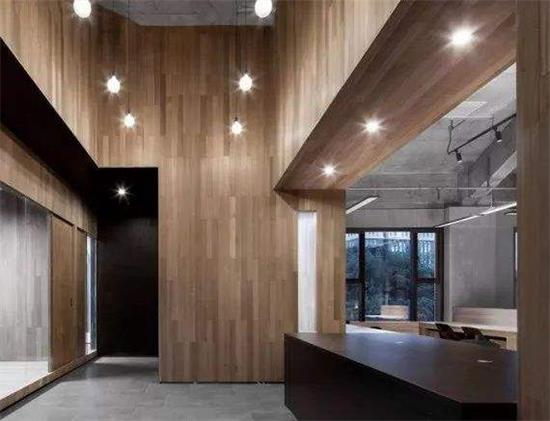 高档木饰面板的特点和评判标准.jpg 高档木饰面板的特点和评判标准.jpg