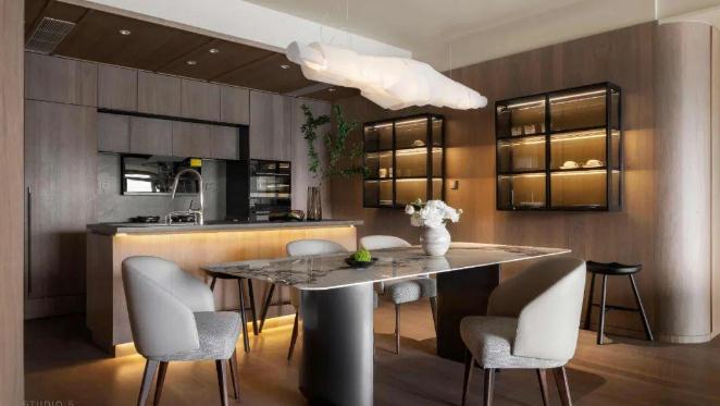 餐厅布置.jpg 餐厅布置.jpg