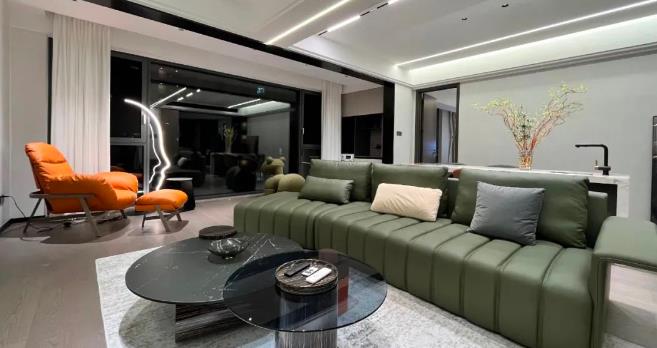 木饰面打造新家电视背景墙.jpg 木饰面打造新家电视背景墙.jpg