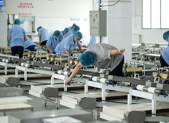 用技术赢得市场、以服务赢得客户、用诚信赢得口碑